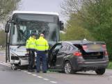Dode bij frontale botsing tussen lijnbus en personenauto in Zeeland