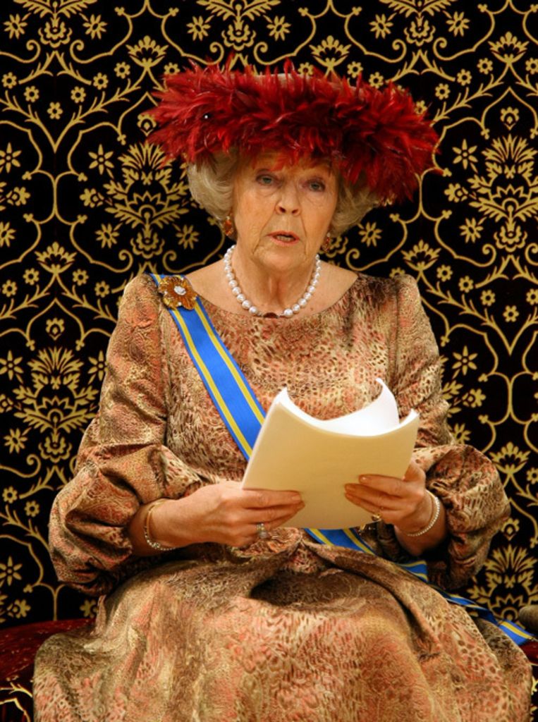 Koningin Beatrix leest dinsdag in de Ridderzaal de troonrede voor. Foto ANP Beeld 