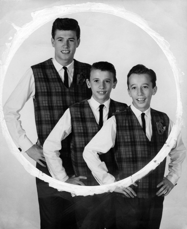 Van links af: Barry, Maurice en Robin Gibb in 1963. Beeld Redferns