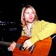 Gitaar die Kurt Cobain stuksloeg voor ruim 486.000 dollar geveild