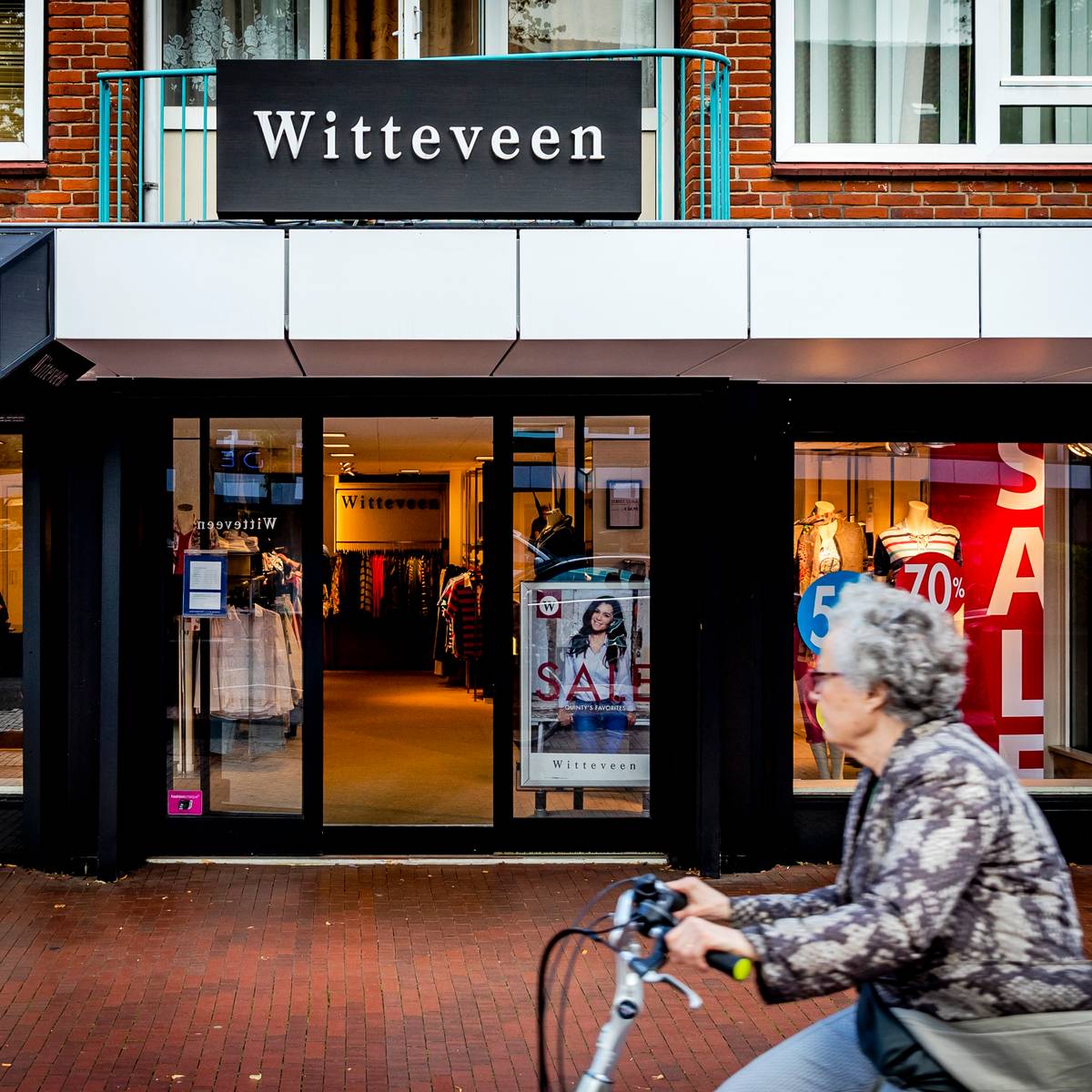 Witteveen sluit Waar moeten dames van onze leeftijd nu naartoe Utrecht AD