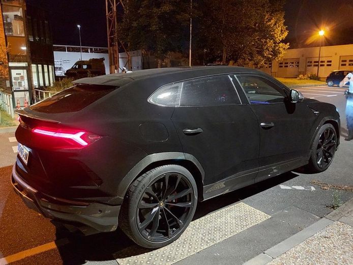 De Lamborghini Urus waarin de Nederlander reed.