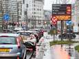 Toestroom aan Nederlandse shoppers zorgt voor steeds meer overlast: van files tot relschoppers en afval
