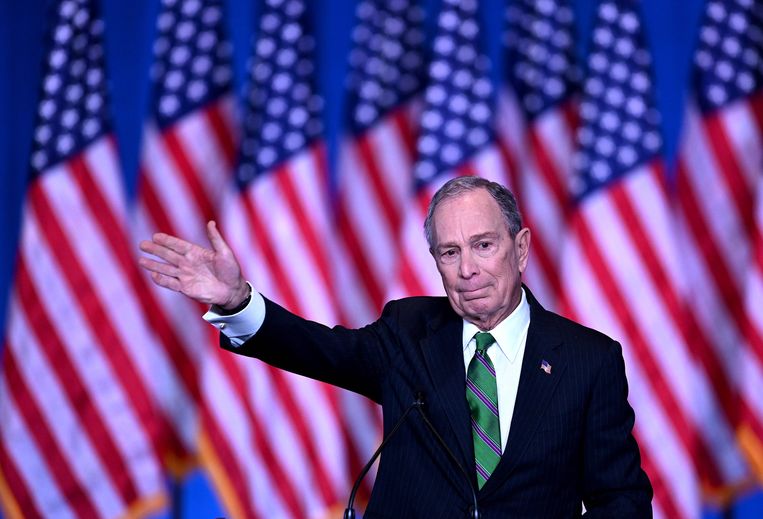 Michael Bloomberg kondigt het einde van zijn campagne aan. Beeld AFP