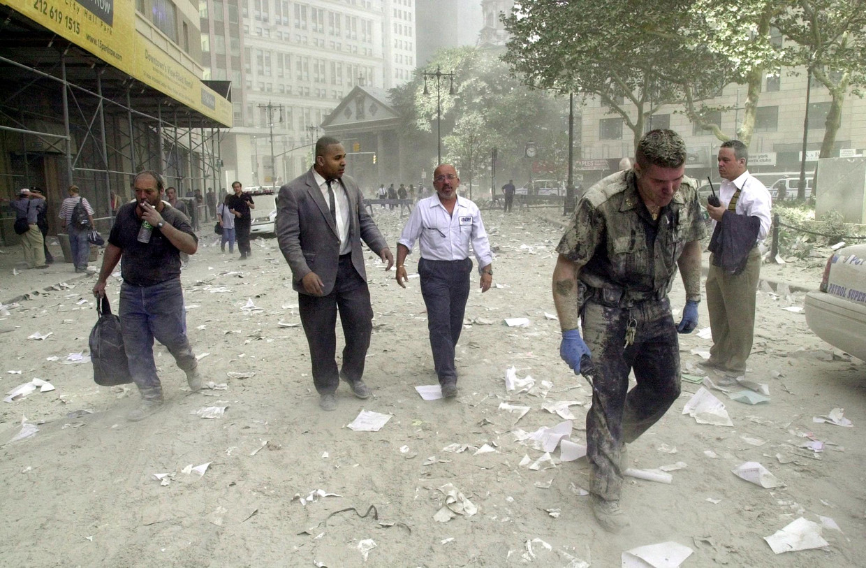 September 11, 2001 in New York, after the Twin Towers attack.  Statue Stan Honda / AFP