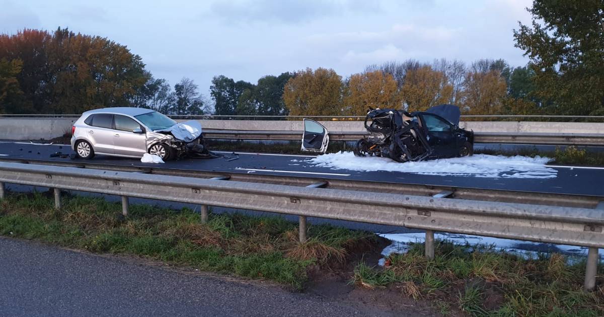 Automobilist uit Tholen overleden in ziekenhuis na ongeluk op A17 bij Roosendaal.