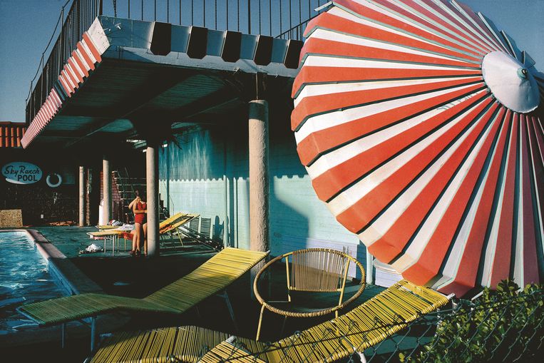 Een motel in de binnenstad van Las Vegas. Beeld rv Harry Gruyaert