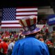 Democraten winnen Huis, president Trump moet hinkend op één been verder