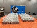 Begin juli onderschepte de politie twee partijen cocaïne: 1298 kilo uit een container geladen met cacao afkomstig uit Costa Rica en 515 pakketten van 250 gram uit een container geladen met kalksteen uit Curaçao.
