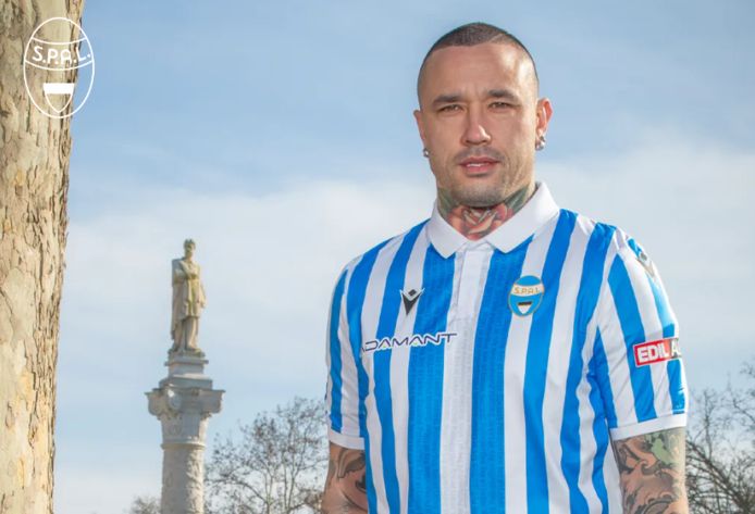 Radja Nainggolan in het shirt van SPAL.