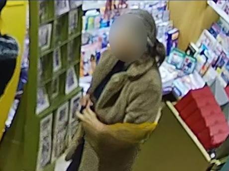 Politie dreigt foto van vrouw openbaar te maken na slinkse actie bij pinautomaat in Zutphen