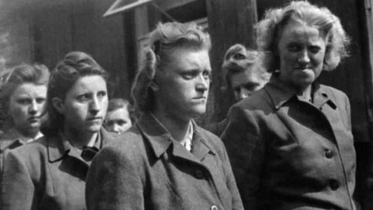 Gearresteerde vrouwen van SS-officiers. Beeld afp