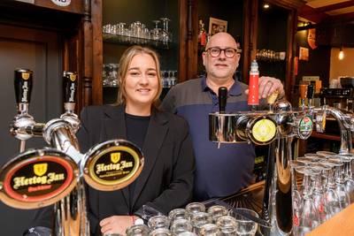 Het begon als een bijbaantje, tien jaar later is Roos (25) zelf de baas van het eetcafé