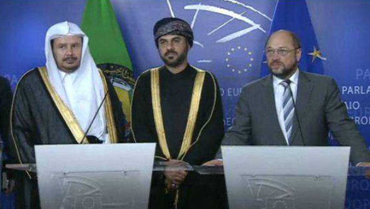 Schulz en zijn Arabische gasten. Beeld 