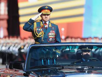 Russisch minister van Defensie heeft borst vol medailles terwijl hij nooit in het leger zat: dit is wat ze écht betekenen