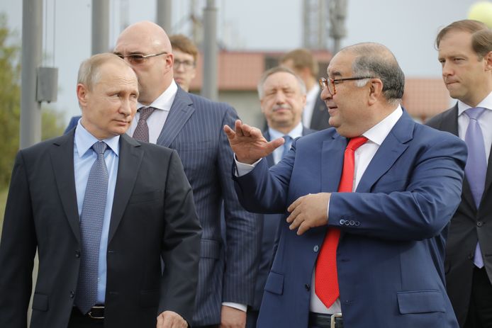 Vladimir Poetin en Alisher Usmanov.
