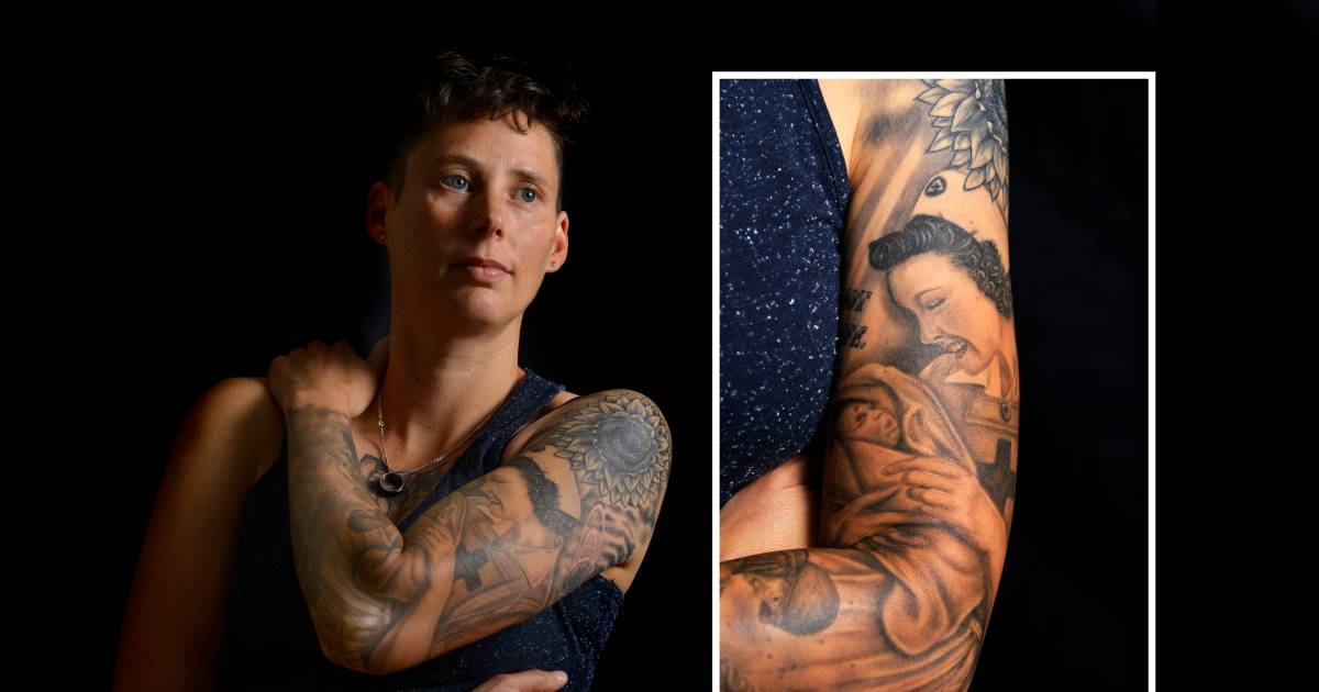 Na 28 Uur Tatoeeren Is De Arm Van Oud Militair Anneke Omgetoverd Tot Eerbetoon Ik Was Benieuwd Naar De Reacties Ik En Mijn Tattoo Destentor Nl