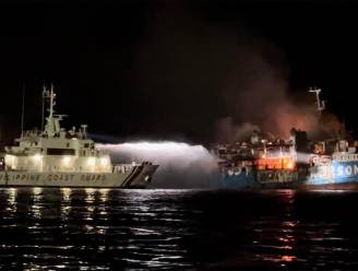 Al meer dan 30 doden, onder wie drie kinderen, nadat ferry vuur vat op de Filipijnen
