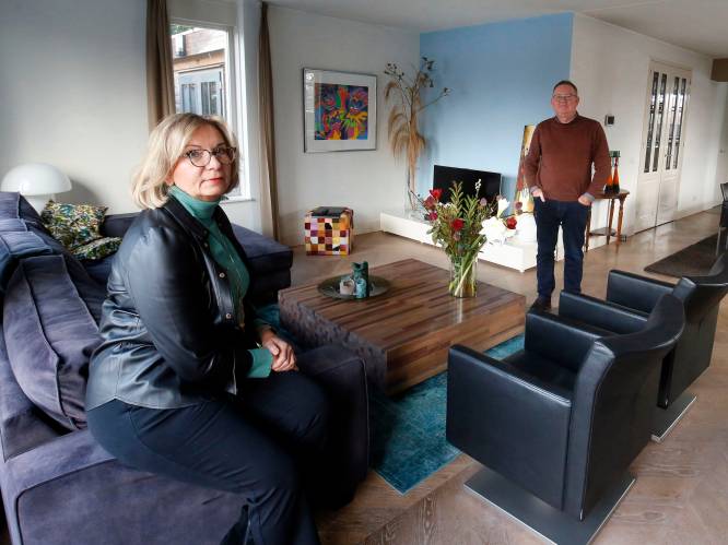 Lianne en Kees staan vanaf hun moderne villa zo op een dijk aan de Merwede: ‘Zo’n fijn uitzicht’