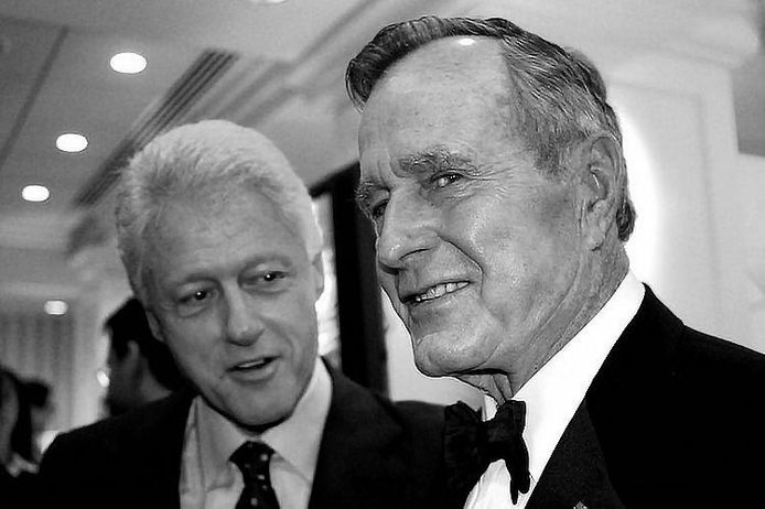 2005: de voormalige presidenten Bill Clinton en George H.W. Bush