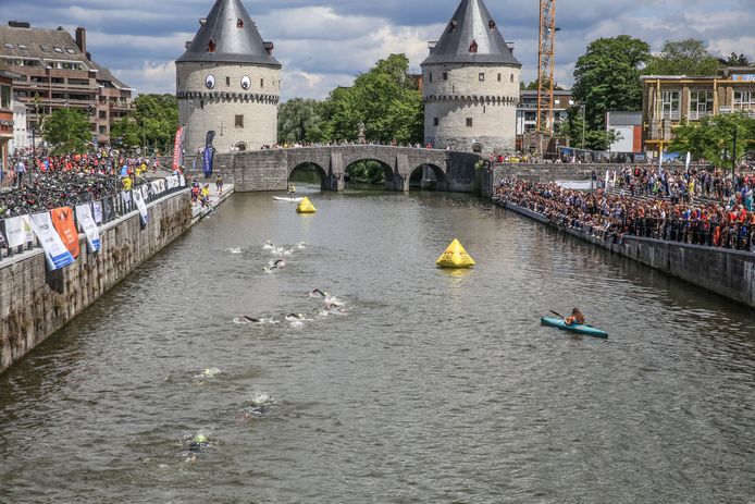 Op 13 juni zal er opnieuw gezwommen worden in de Leie in het Kortrijkse centrum.