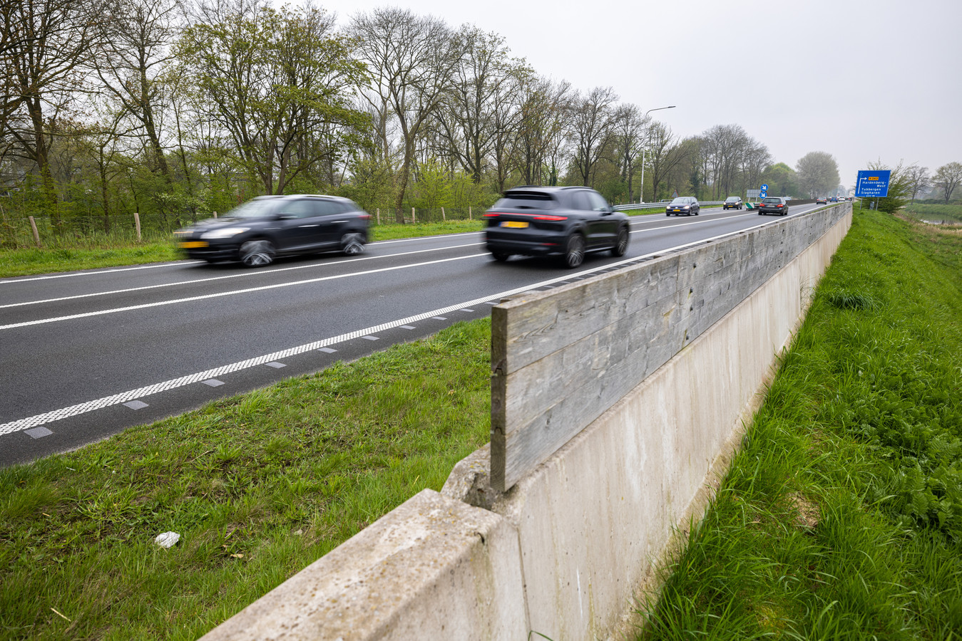 Geluidsoverlast door lijnen op N34 bij Hardenberg pas na 2025 verholpen