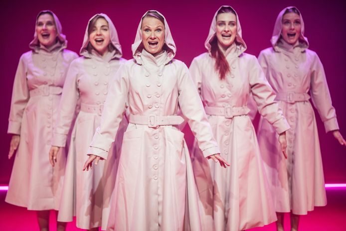 Pink Portal, een dansvoorstelling over de vulva die te zien is op 25 maart in LUX, Nijmegen.