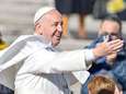 Een kusje van de paus: diepste wens van ex-kankerpatiëntje gaat in vervulling