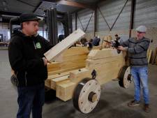 Daniël en Martin bouwen een onderstel voor een 4500 kilo zwaar kanon uit 1839: ‘Komt niet elke dag voorbij’