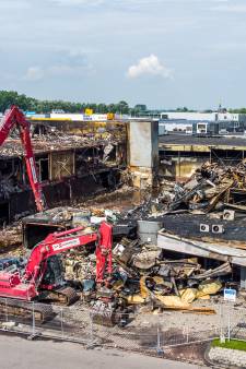 Primeur met ‘superblusser’, buren met schrik vrij en noodassortiment: dit weten we van GroenlandKip-fik