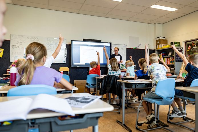 Haagse Ambtenaren Gaan Een Paar Uur Per Week Op Basisschool Werken 