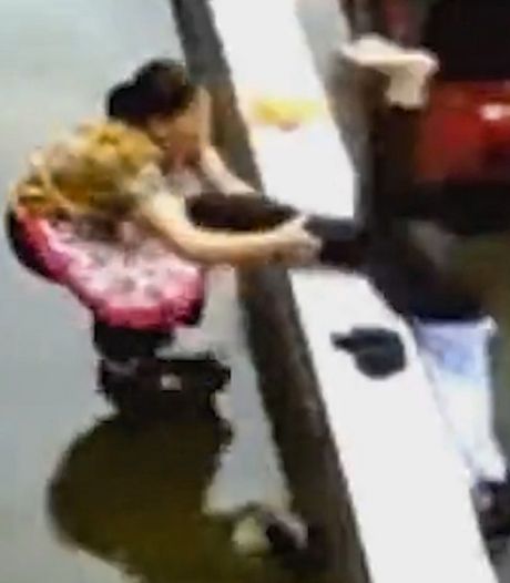 Elle sauve in extremis sa petite-fille avant qu’elle ne chute d'un immeuble