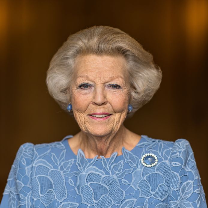 Prinses Beatrix maakt nieuwe portretten ter gelegenheid van haar 80ste verjaardag.