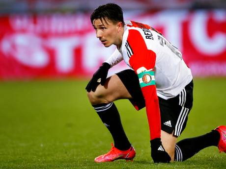 Feyenoord neemt afstand van ‘walgelijk spandoek’ gericht aan Steven Berghuis
