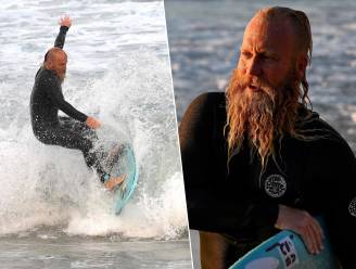 Meer dan dertig uur op het water: Australiër verbreekt record van langste surfsessie ooit
