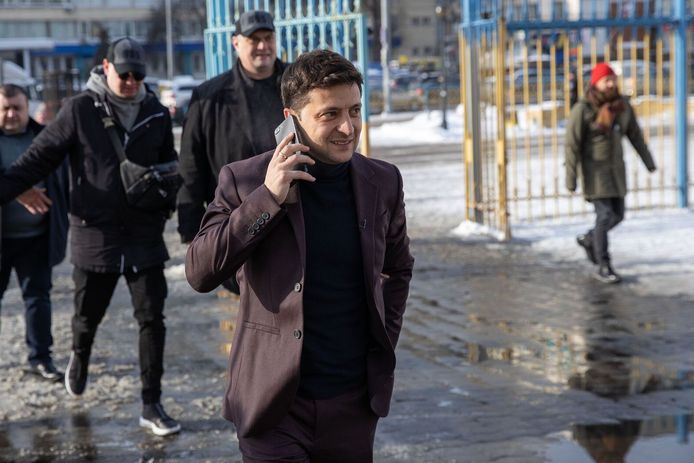 De 41-jarige komiek Volodymyr Zelensky staat op kop van de peilingen.