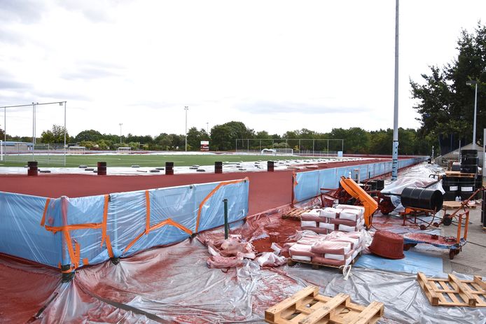 Het stadsbestuur van Menen investeerde in 2018 nog fors in een kunstgrasveld voor KSCT Menen.