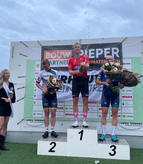 Eelke Nikkels wint wielerronde van Ermelo: ‘Een mooi snel rondje’