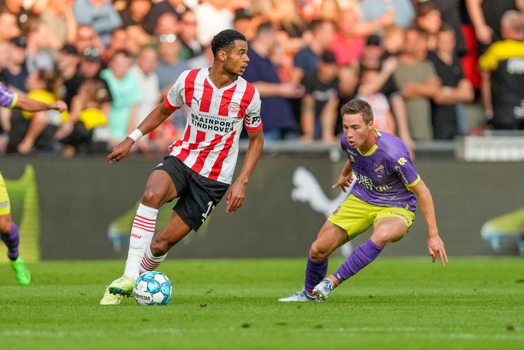 Carel Eiting, ooit Ajax nu Volendam: 'Kijk niet te ver vooruit, probeer te genieten van elke dag' - 