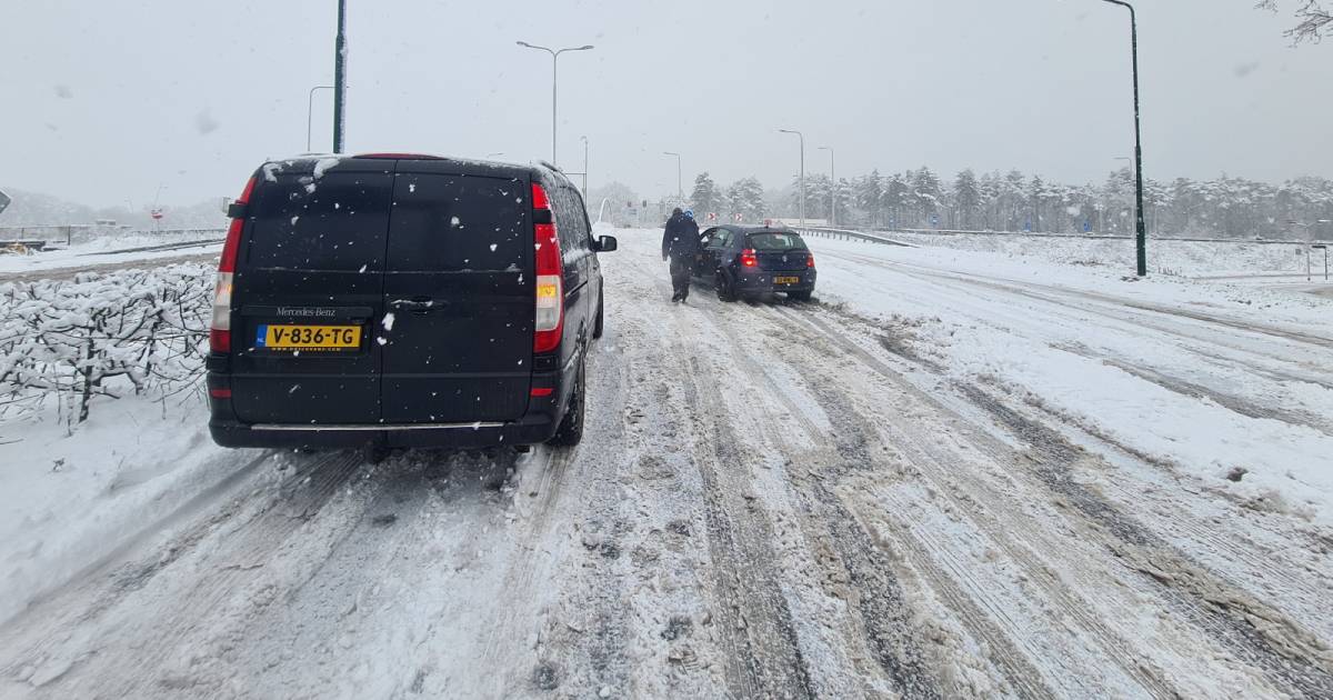 Ongevallen, slippartijen en files door sneeuwval, code oranje beëindigd