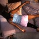 Een vrouw slaapt in haar leven 5 maanden minder door menstruatieklachten