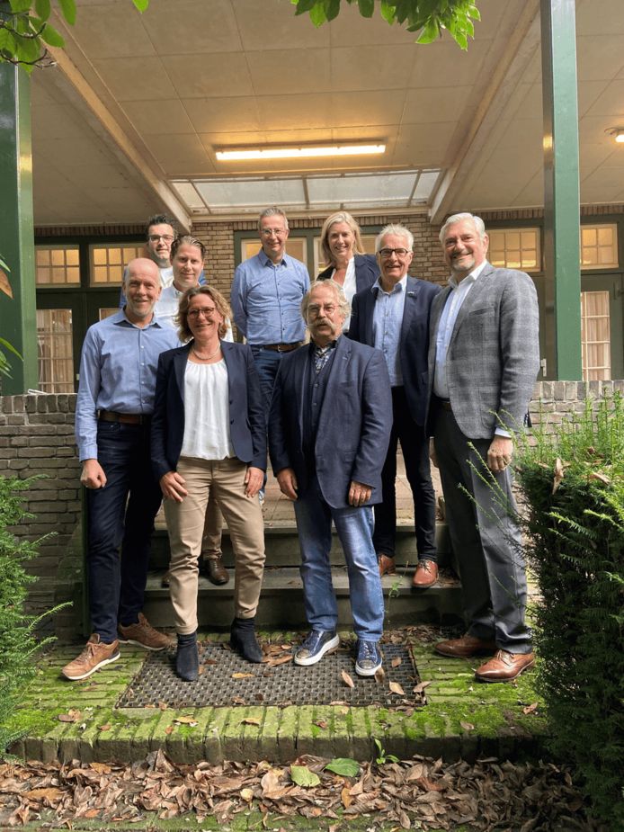 De ondertekenaars van de samenwerkingsovereenkomst Binnenstad Roosendaal.