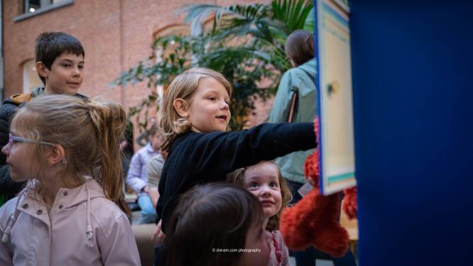 Laura en Olivier bouwen een hoogtechnologische ‘verhalenmachine’: “Ons doel? Weer meer kinderen aan het lezen krijgen”