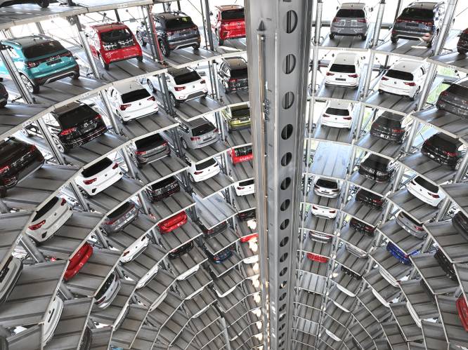Onzekerheid in autostad Wolfsburg door overgang naar elektrisch rijden: ‘Vind het ontzettend spannend’