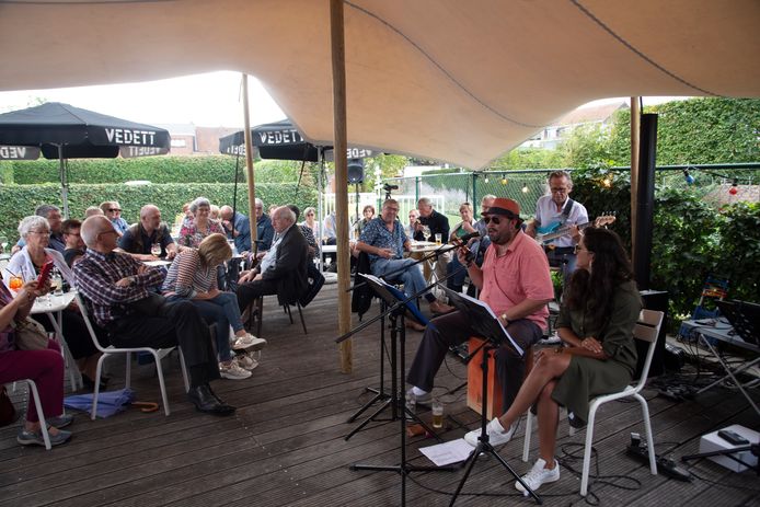 Illustratiebeeld: Optreden op terras Cultuurcafé Nova