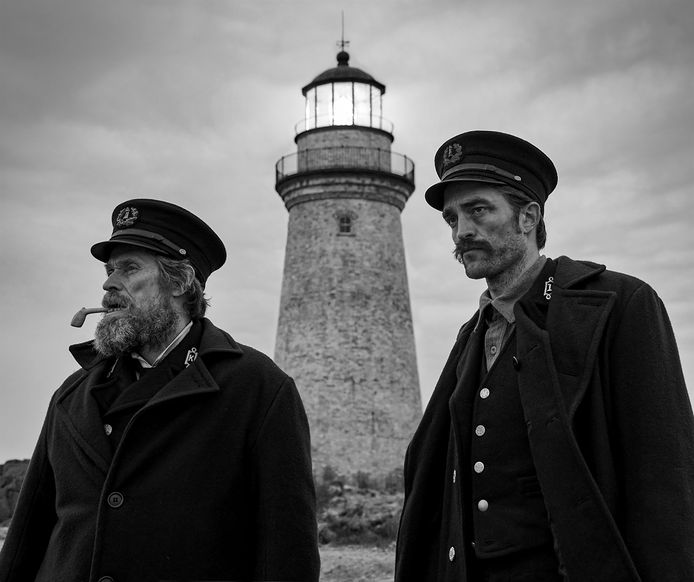 Willem Dafoe en Robert Pattinson in ‘The Lighthouse’.