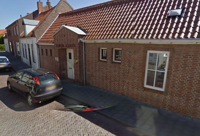 De school in Zuidzande is nu nog één van de twee locaties van De Kustschool. Na de zomer nemen alle leerlingen hun intrek in een nieuw schoolgebouw in Cadzand.