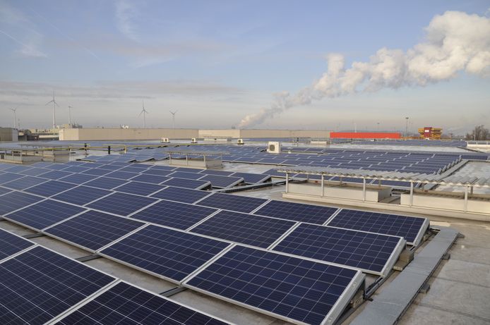 Wat Beters zoekt in Overbetuwe naar bedrijven die hun daken beschikbaar willen stellen voor het plaatsen van zonnepanelen.