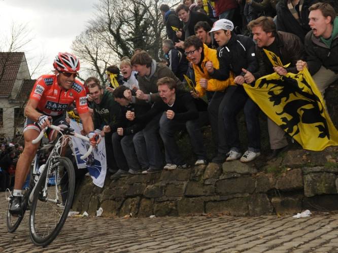 Het mysterie van Cancellara in de Ronde: “Na de fietswissel zagen we hem iets verderop opnieuw op zijn originele fiets zitten...”
