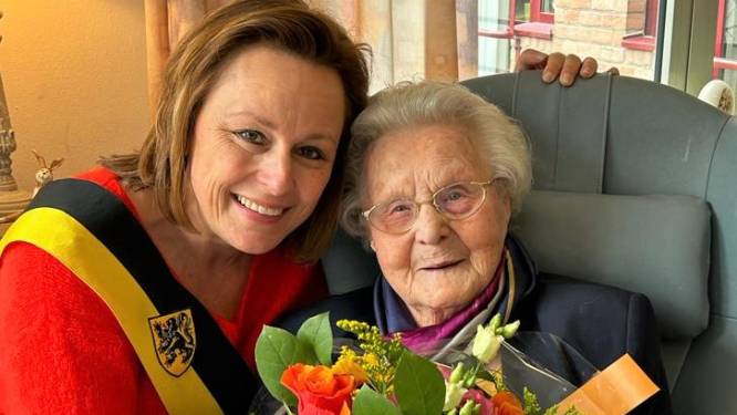 Vierde oudste Kortrijkzaan Martha (102) viert verjaardag